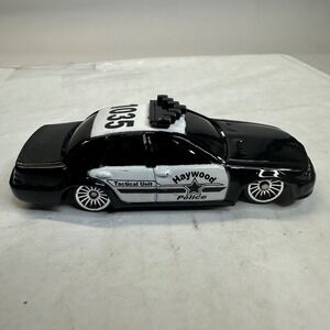 Maisto Haywood Police Tactical Unit 1035 Diecast Car Black‎ White 1/64 Scale